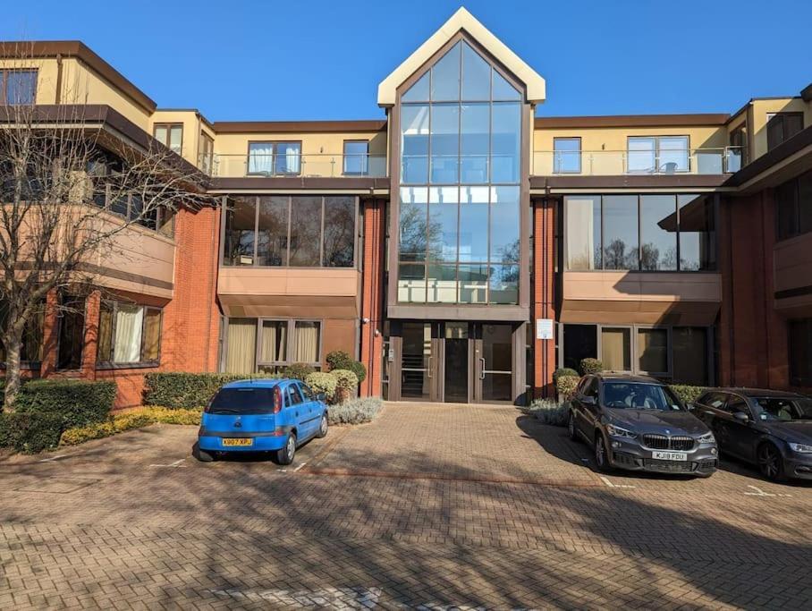 Ббббб Godalming Exterior photo